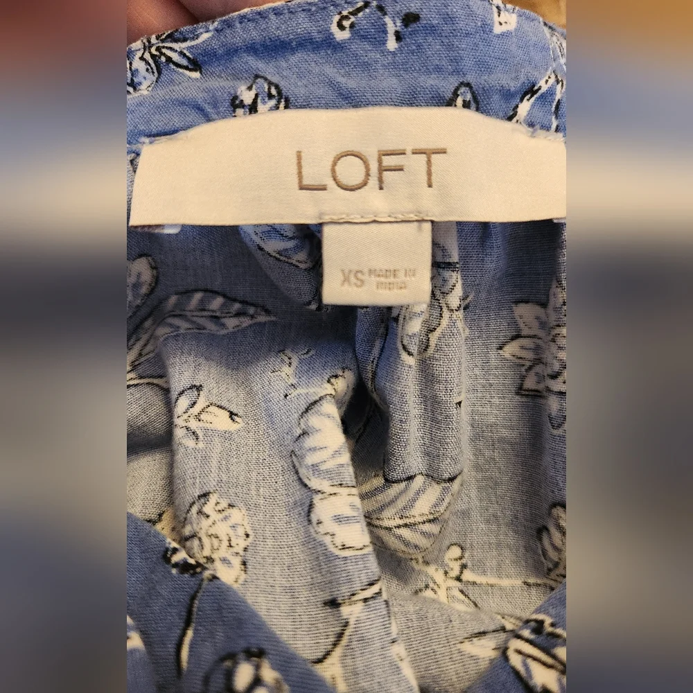 LOFT Floral Tie Neck Puff Sleeve Top Blue Floral Blouse Size XS